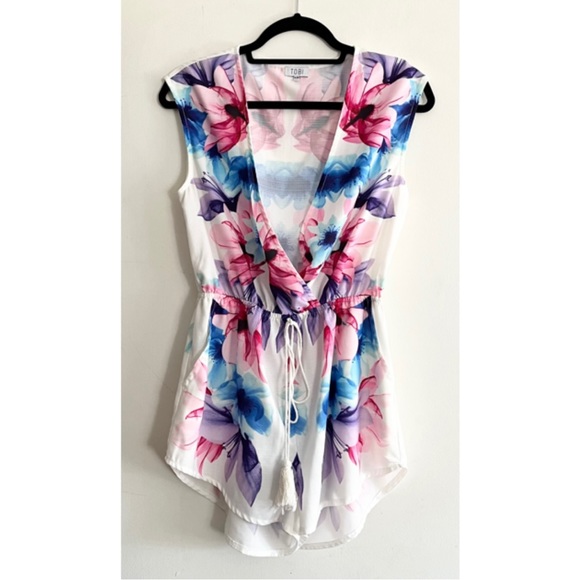 Tobi Floral Deep-V Romper - Picture 5 of 6